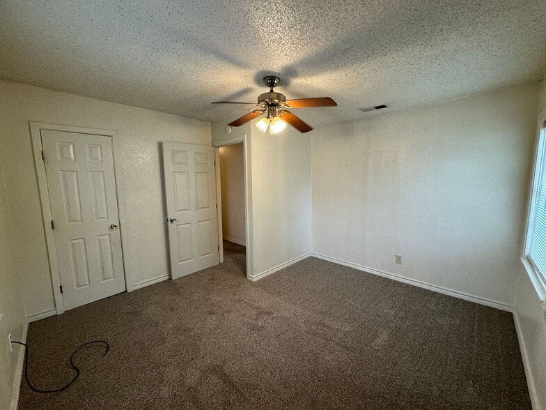 Building Photo - 1301 Franz Dr