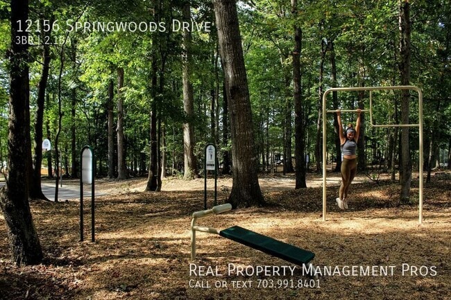 Building Photo - New Paint