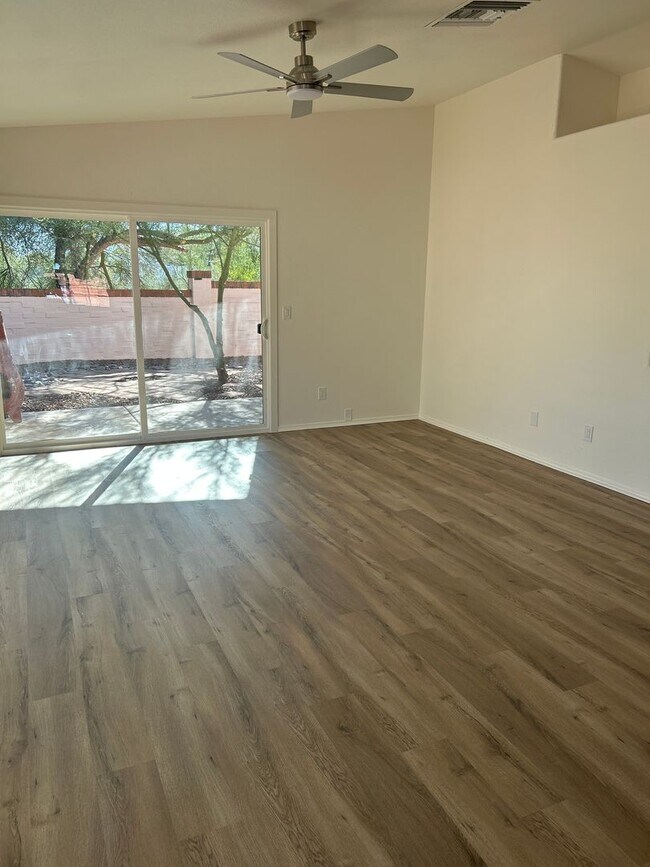 Building Photo - Unfurnished single story home in Villa Santa Rita Best Kept Secret.