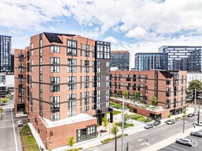 Building Photo - Broadview at Vanderbilt