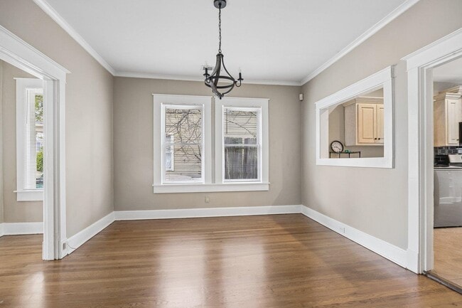 Building Photo - 230 Garland St