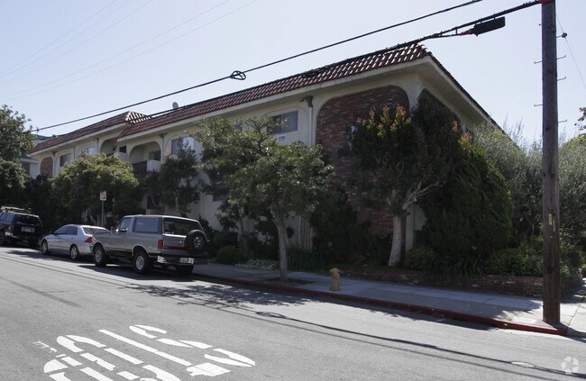 Building Photo - 2201 5th St