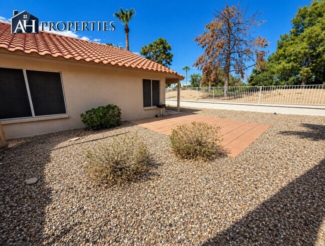Building Photo - 7516 W Tonto Dr