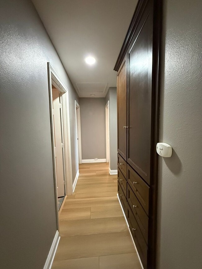 Building Photo - First time rental! 3 bed, 2 bath single story home