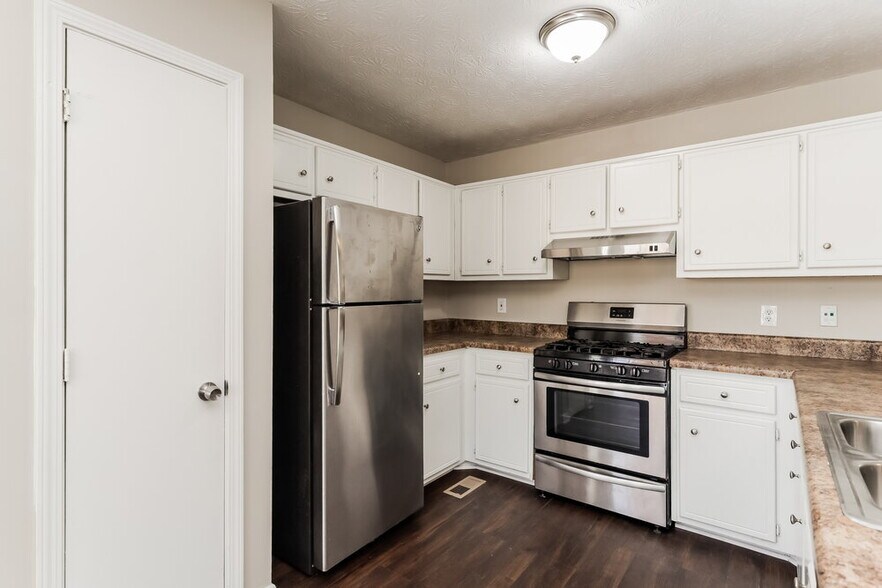 Building Photo - 1513 Melody Ridge Ct NE