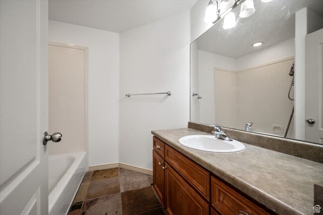 Building Photo - Amazing Cottonwood Heights 4bd/3ba home! G...