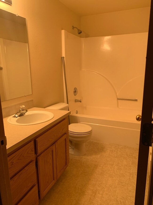 Building Photo - Splendid 3-bdr/2.5 bath home in the beautiful Buck Run Community in Sisters, OR!