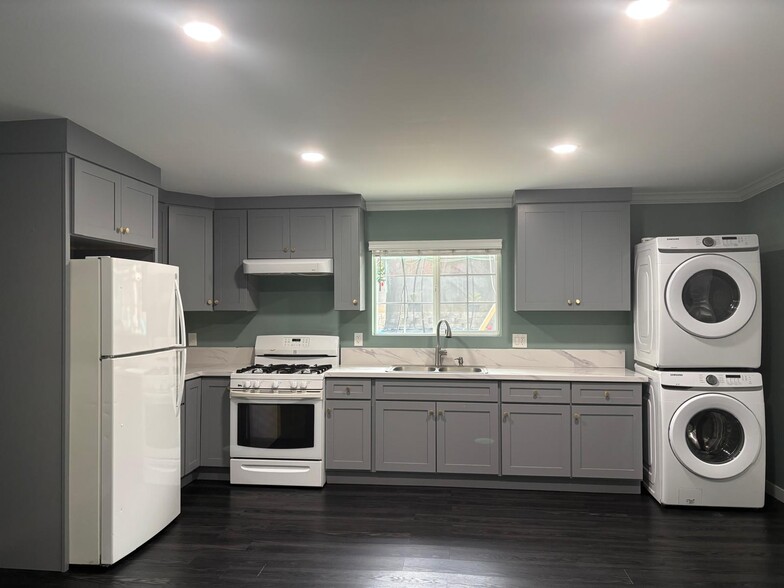 Building Photo - 1241 Christina Ct