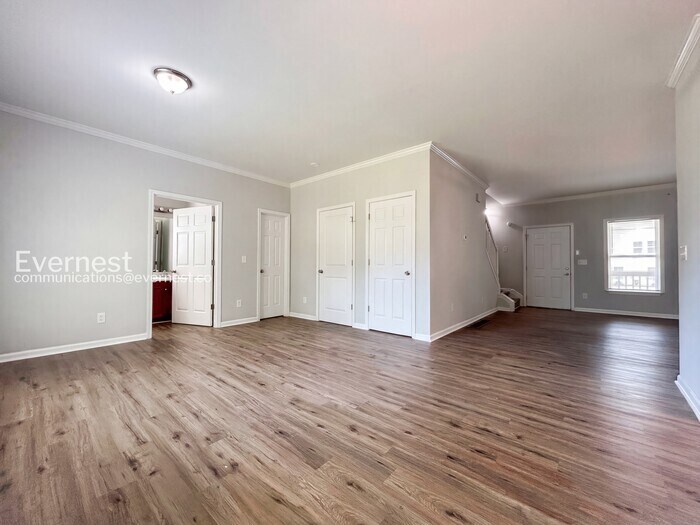 Building Photo - 841 Ridge Ave NW