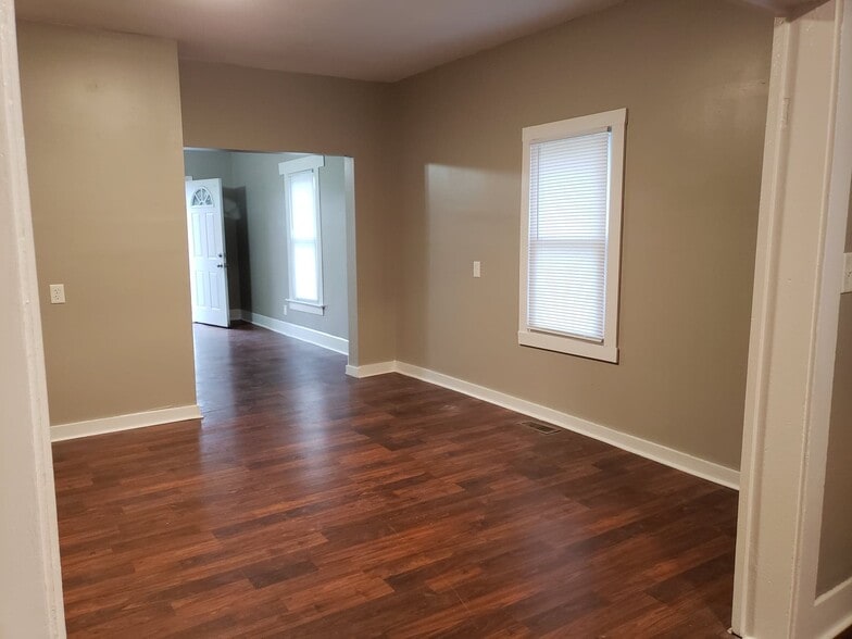 Dining Room - 1006 N Williams St