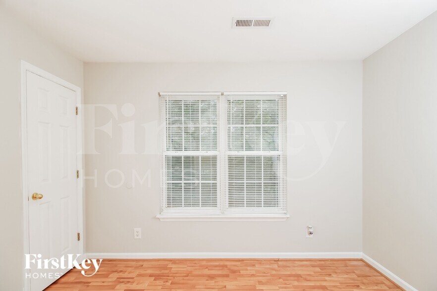 Building Photo - 1403 Rosebay Ct