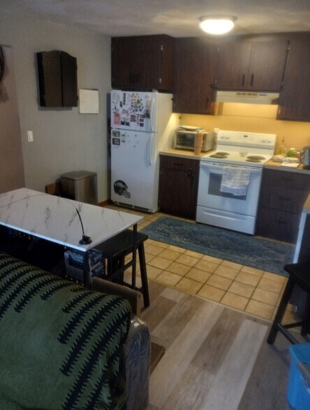 Building Photo - 566 Washington St