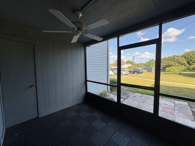 Building Photo - Experience comfort & leisure in this charming condo nestled within Orlando's best-kept secret, Ve...