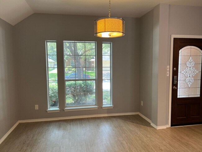 Building Photo - Eagle Springs Home Ready for Immediate Occupancy