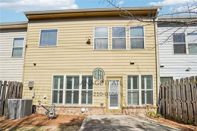 Building Photo - Move-in-ready 3 bedroom townhome in Duluth