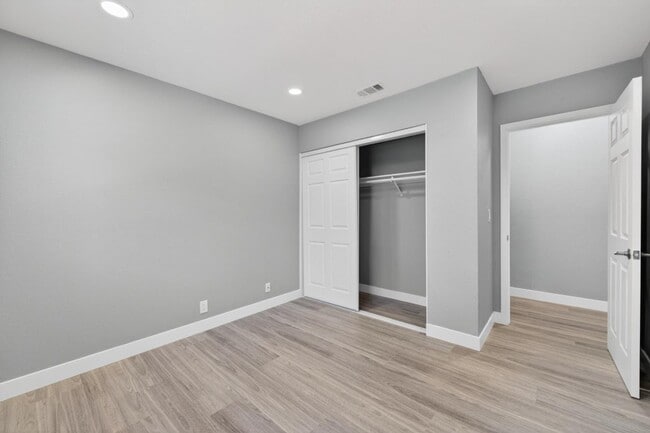 Building Photo - 4971 Geomax Ct