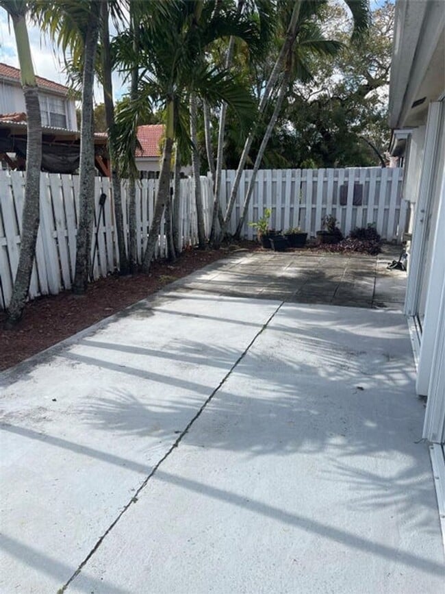 Building Photo - 13412 NW 5th Pl