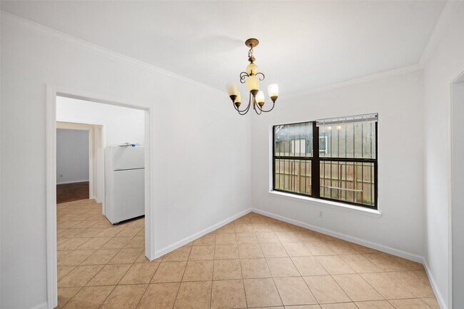 Building Photo - 406 Quitman St