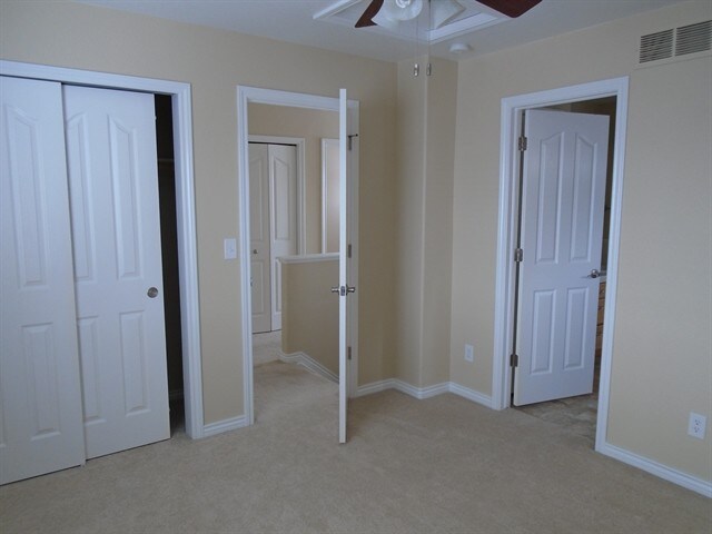 Building Photo - 3548 Maple Cir