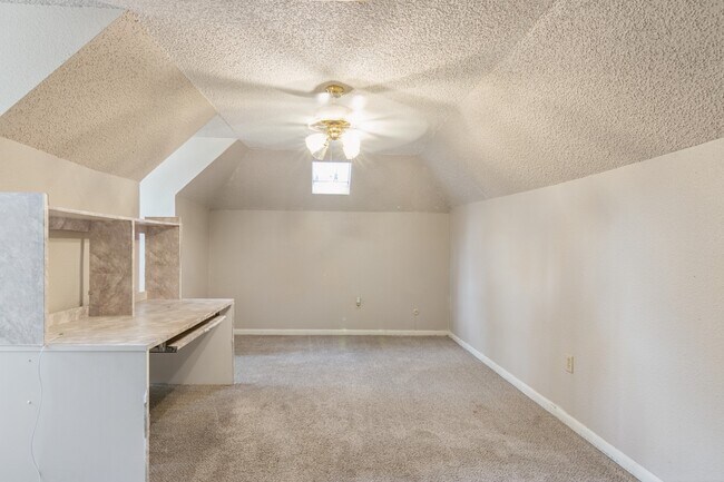 Building Photo - 10815 Cypresswood Dr