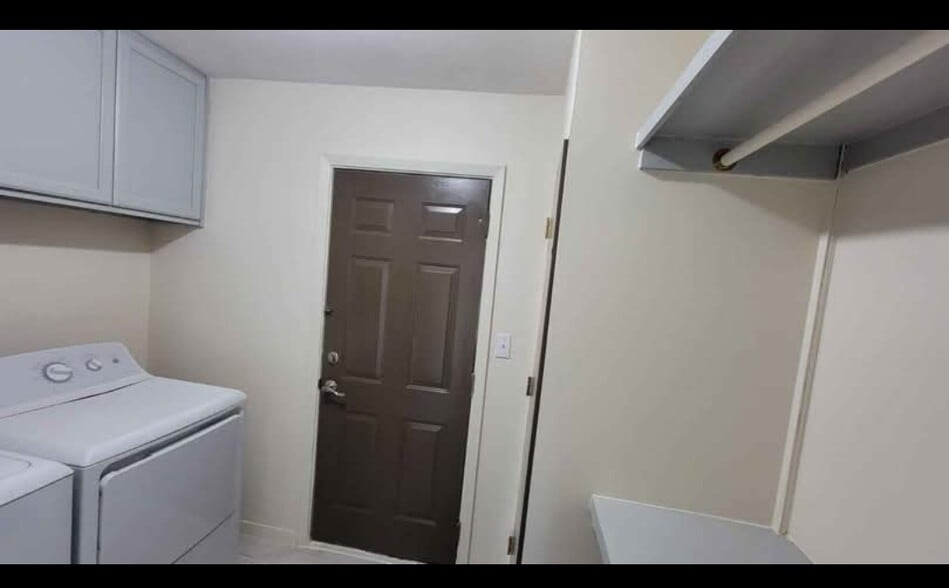 Laundry Room - 41786 W Expressway 83