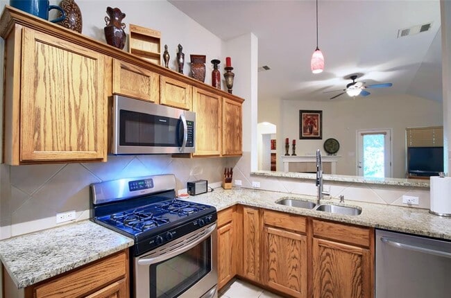 Building Photo - 1519 Hawk Dr