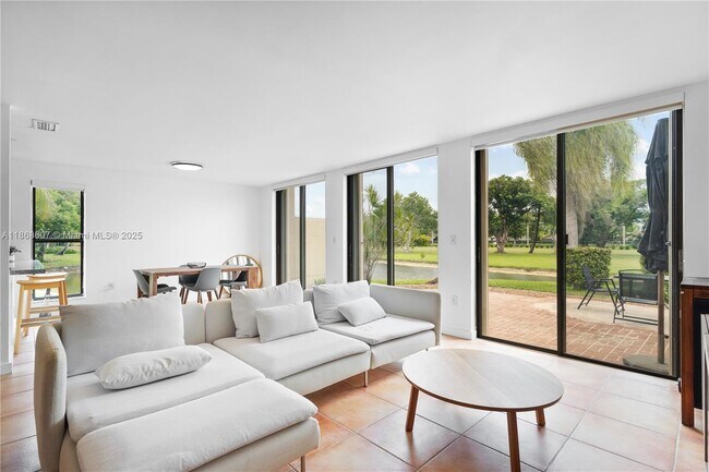 Building Photo - 9946 Costa Del Sol Blvd