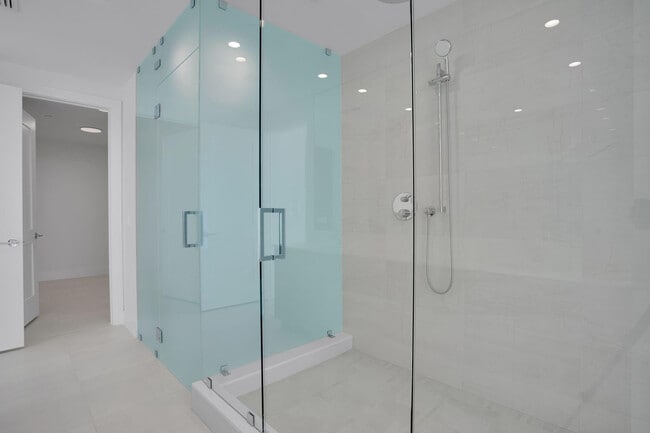 Building Photo - 153 N Seabreeze Blvd