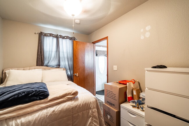 Building Photo - 1801 S 64th St