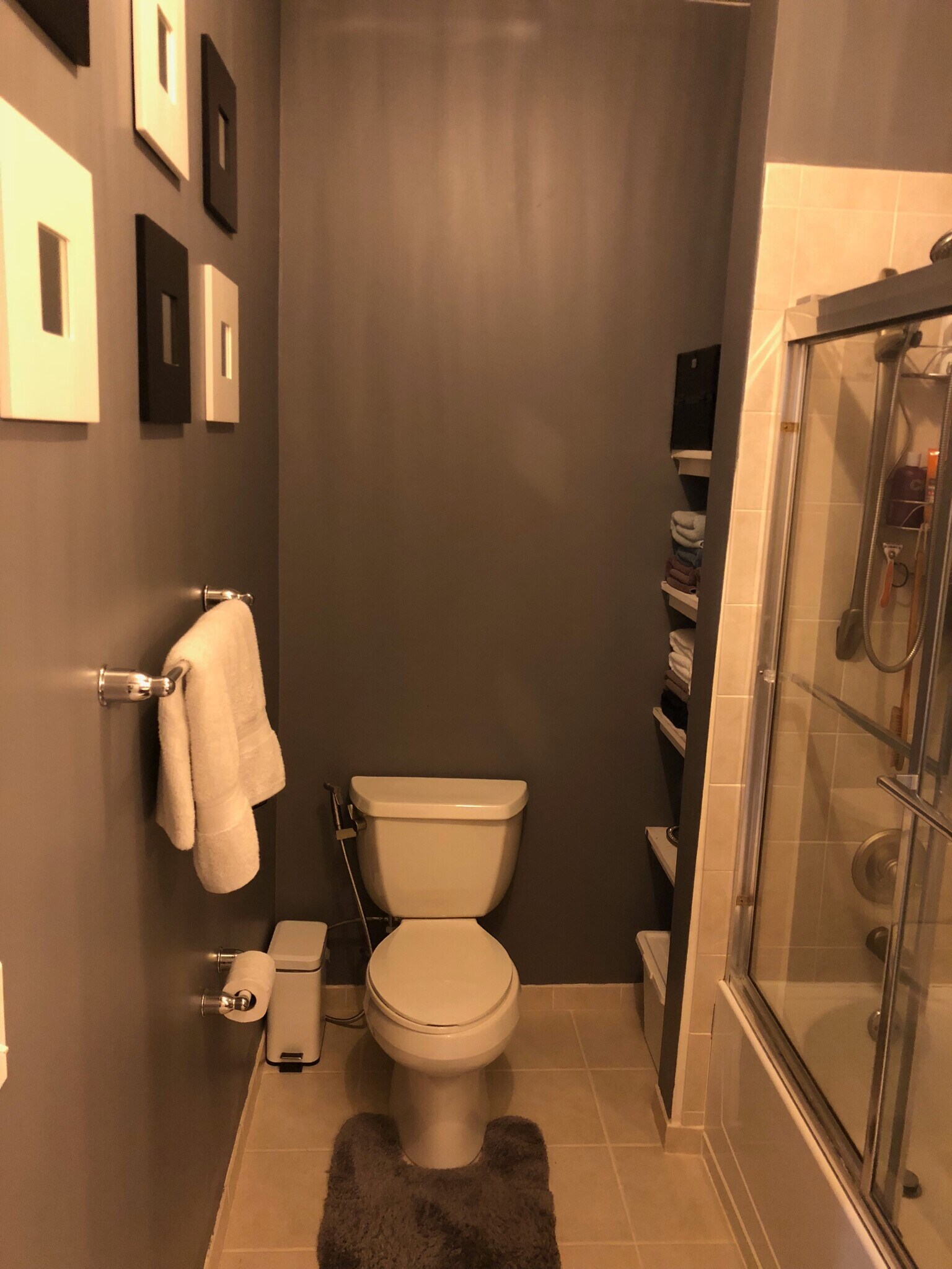 Building Photo - 300 W Elm St