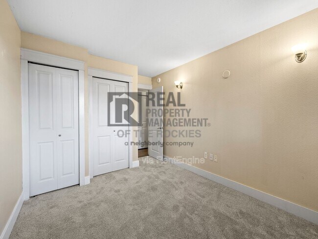 Building Photo - 233 N Meldrum St