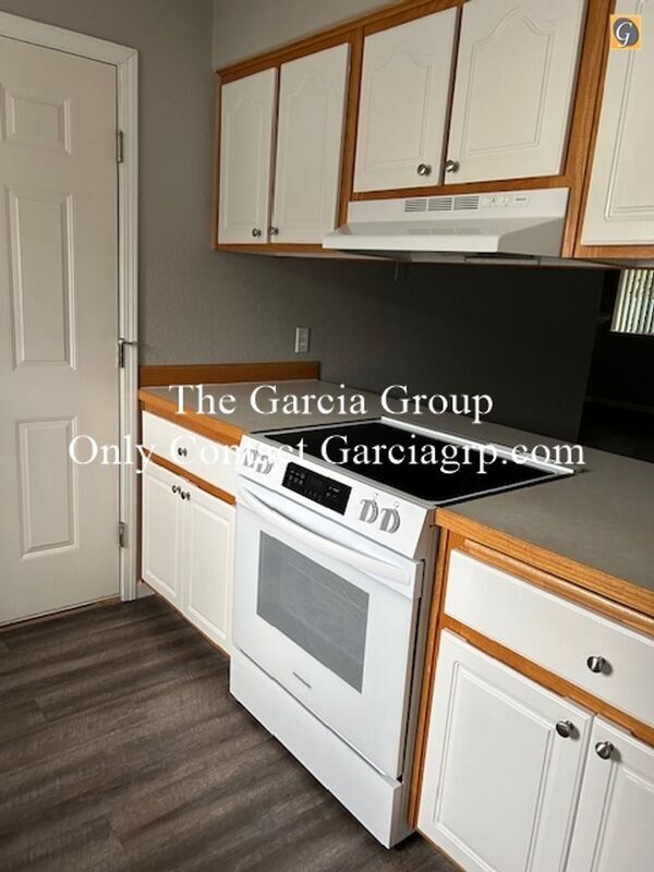 Building Photo - 13631 SE Oatfield Rd