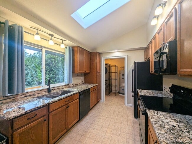 Building Photo - 2Bd/2Ba Granite Falls House