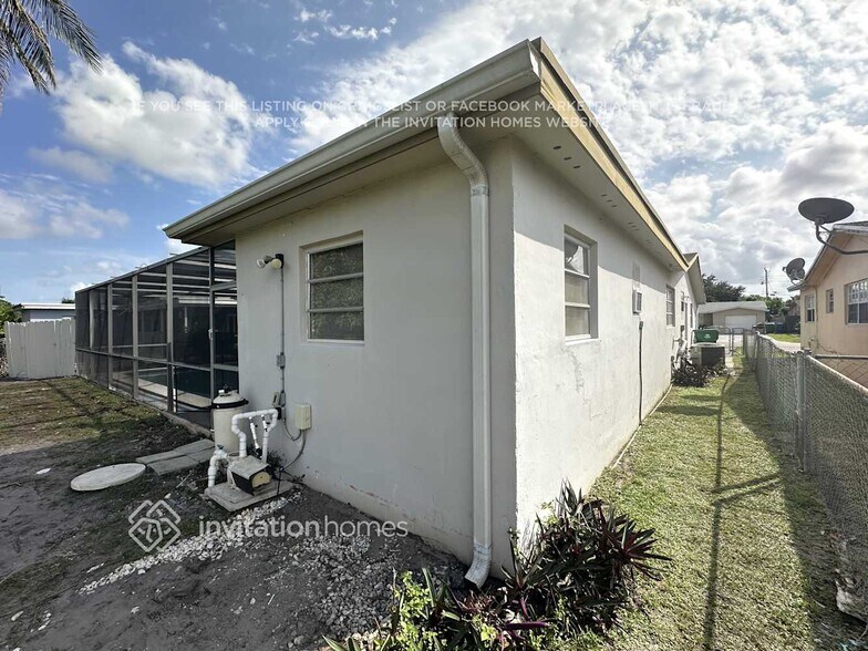 Building Photo - 7251 Alhambra Blvd