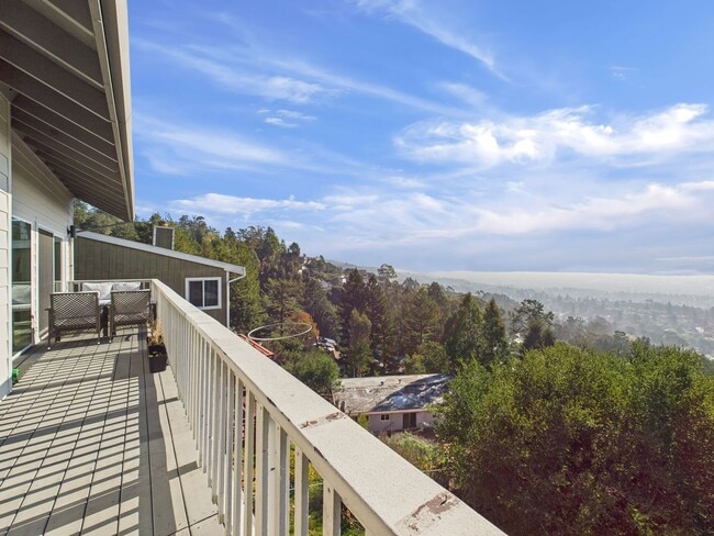 Building Photo - 3325 Brunell Dr