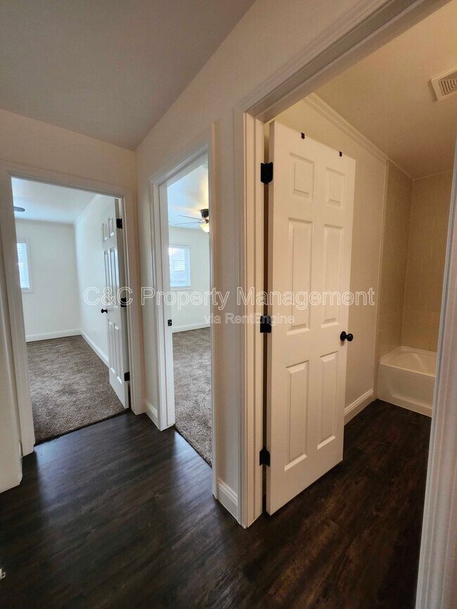 Building Photo - 2546 W Victor Ct