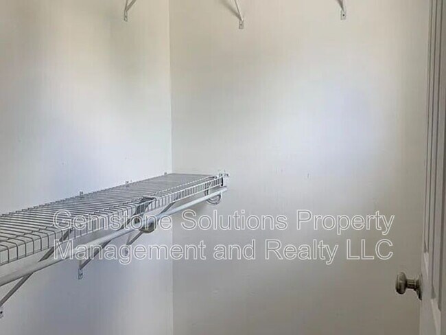 Building Photo - 2015 Lavender Ct