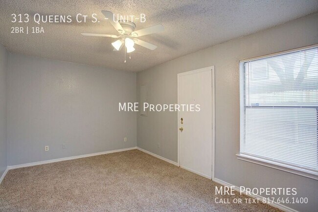 Building Photo - 313 Queens Ct S