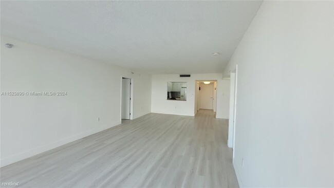 Building Photo - 2 br, 2 bath Condo - 20515 E Country Club ...