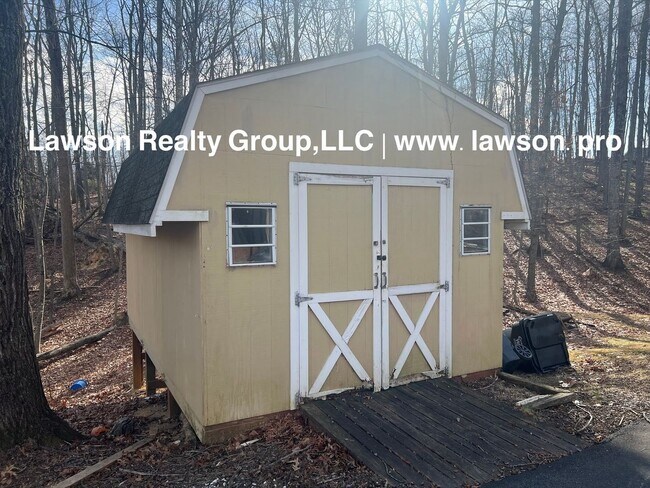 Building Photo - Peaceful Retreat- Homesteaders Dream-Botetourt County