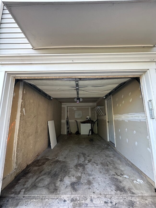 Building Photo - 7866 Dogue Indian Cir