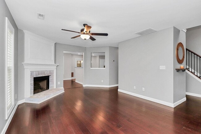 Building Photo - Welcome home to the popular Crossings neig...