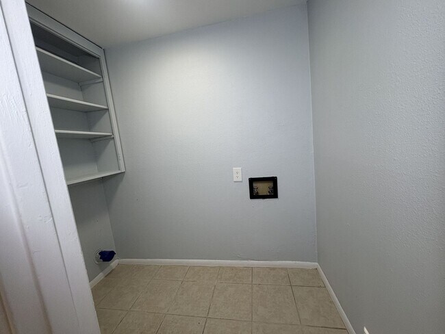 Building Photo - 449 Glenview Ct.-