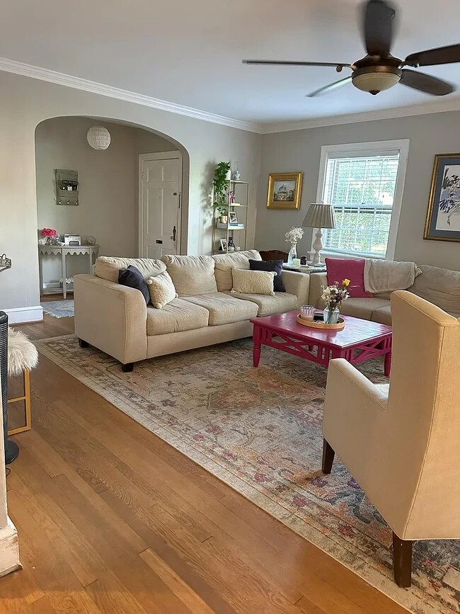 Main living room - 4405 W Franklin St