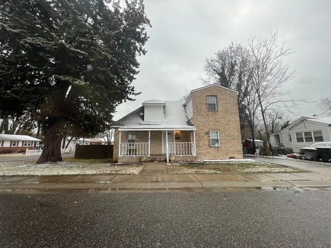 Building Photo - 1712 Bay Ave
