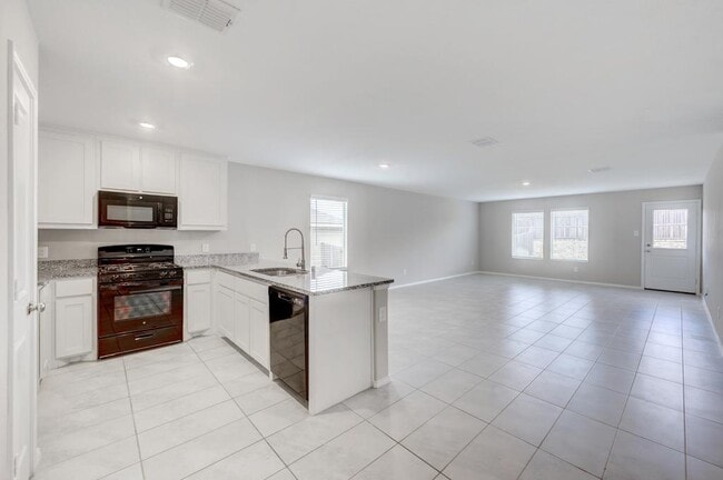 Building Photo - 8409 Holw Bnd St