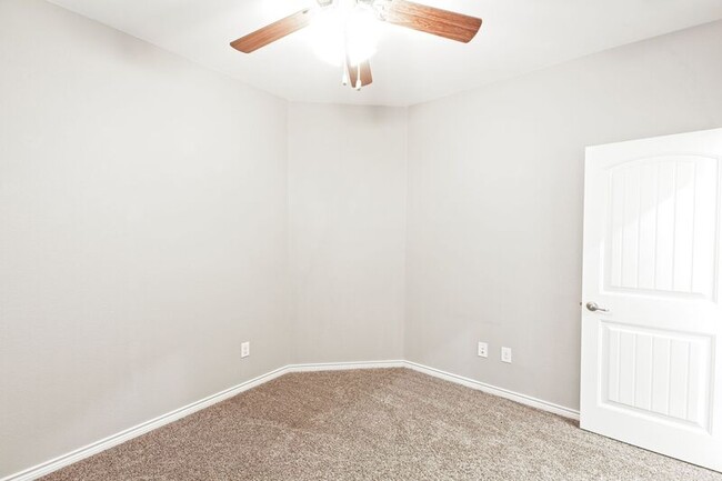 Building Photo - 1713 Cattleman St
