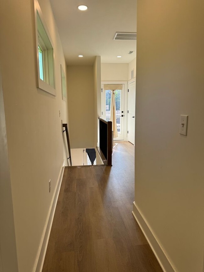 Building Photo - Tastefully Built Modern Durham Home