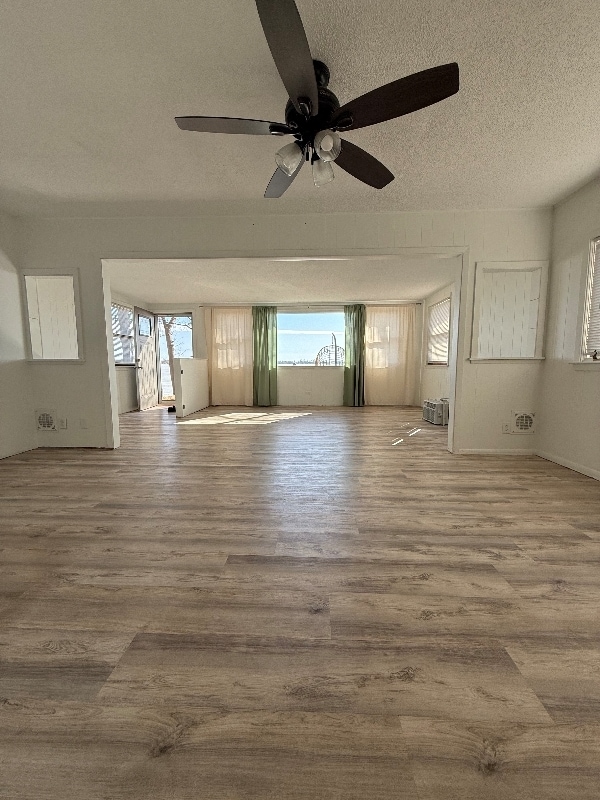 Building Photo - 1400 Woodlawn Beach