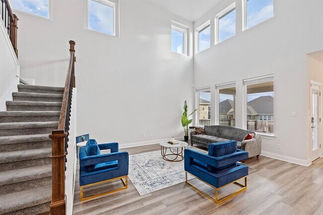 Building Photo - 2117 Prairie Oaks Dr